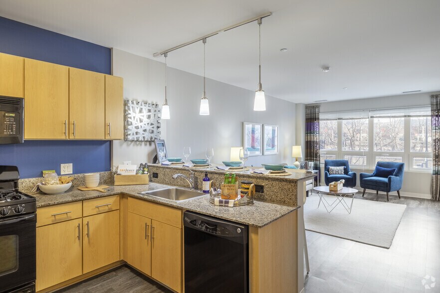 More Photos Of 6448-6464 N Sheridan Rd, Chicago Apartments For Lease