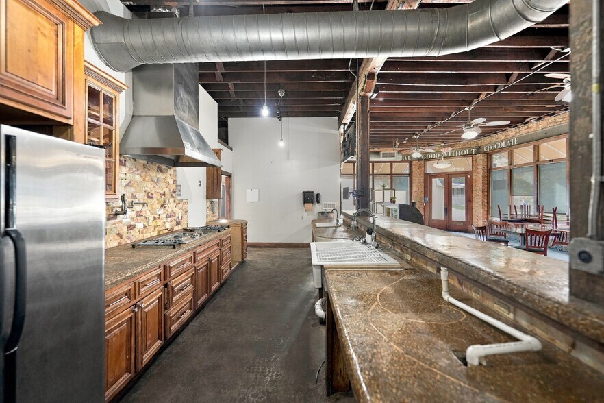 More Photos Of 1602-1608 Walnut St, Jacksonville Restaurant For Sale