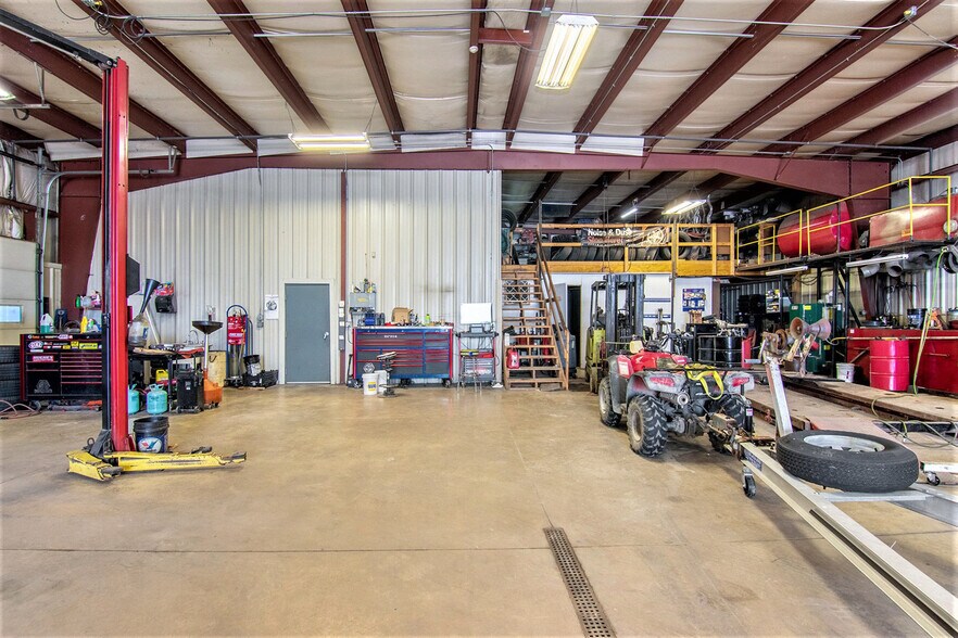 More Photos Of 650 S Plasterbed Rd, Port Clinton Auto Repair For Sale