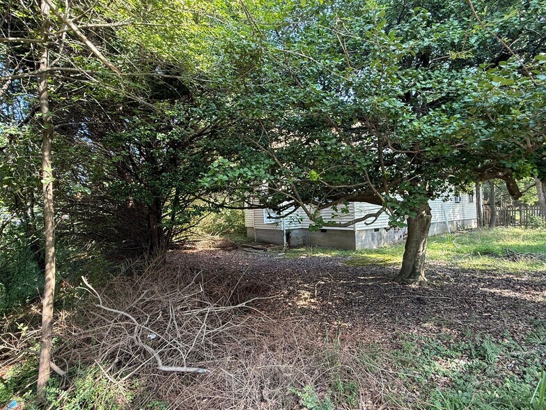 More Photos Of 23092 Three Notch Rd, California Office Residential For Sale