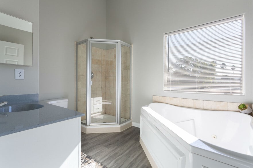 More Photos Of 6737 De Soto Ave, Canoga Park Apartments For Sale