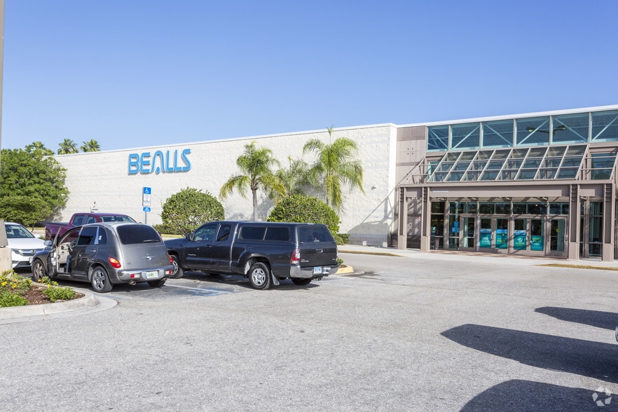 More Photos Of 1441 Tamiami Trl, Port Charlotte Department Store For Sale