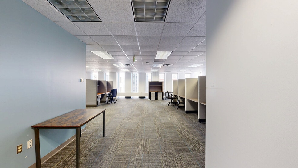 More Photos Of 1 N Charles St, Baltimore Office For Sale
