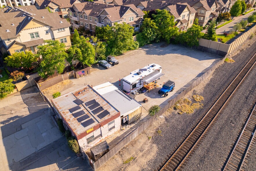 More Photos Of 187 N L St, Livermore Storefront Retail Residential For Sale