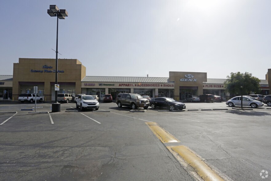 More Photos Of 1540-1700 W Rosecrans Ave, Compton Storefront For Lease