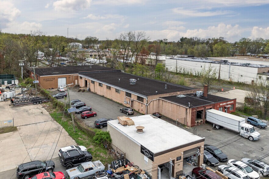 More Photos Of 85 Main Ave, Elmwood Park Manufacturing For Lease