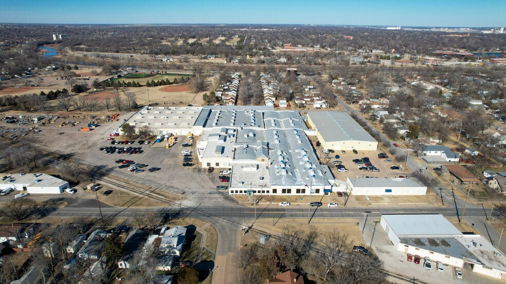 More Photos Of 1802-1814 W 2nd St N, Wichita Warehouse For Sale