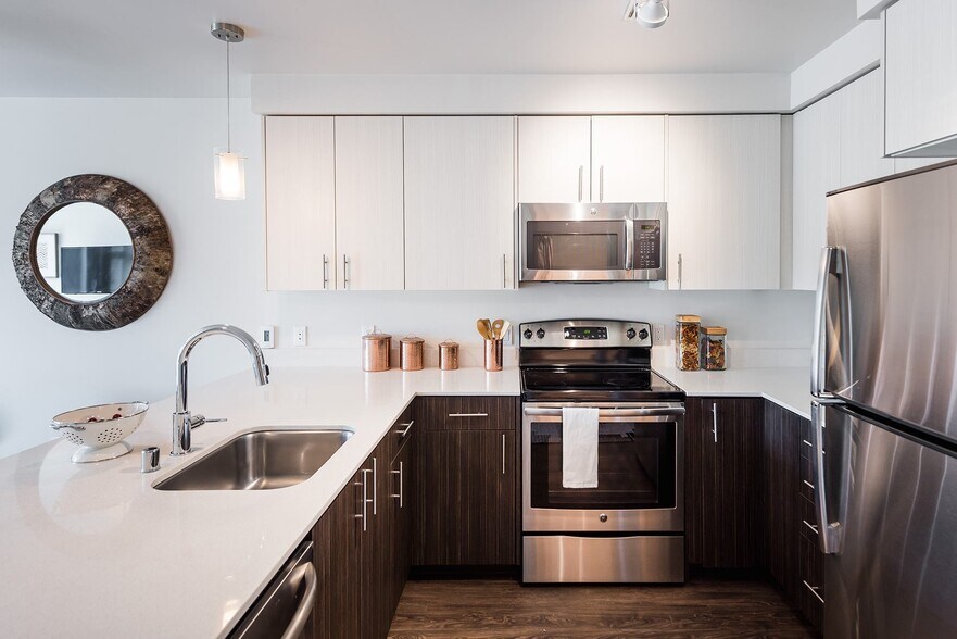 More Photos Of 324 Central Way, Kirkland Apartments For Lease