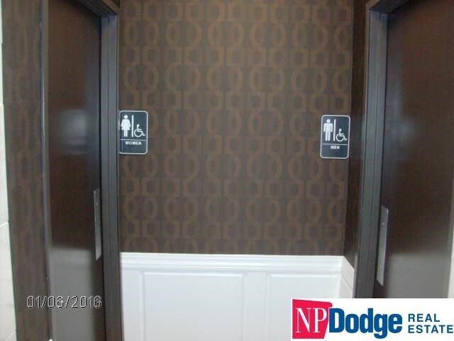 More Photos Of 1406 Fort Crook Rd S, Bellevue Office Residential For Lease