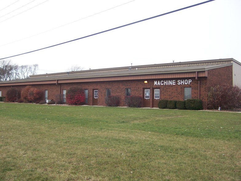 Primary Photo Of 20654 Burl Ct, Joliet Flex For Lease