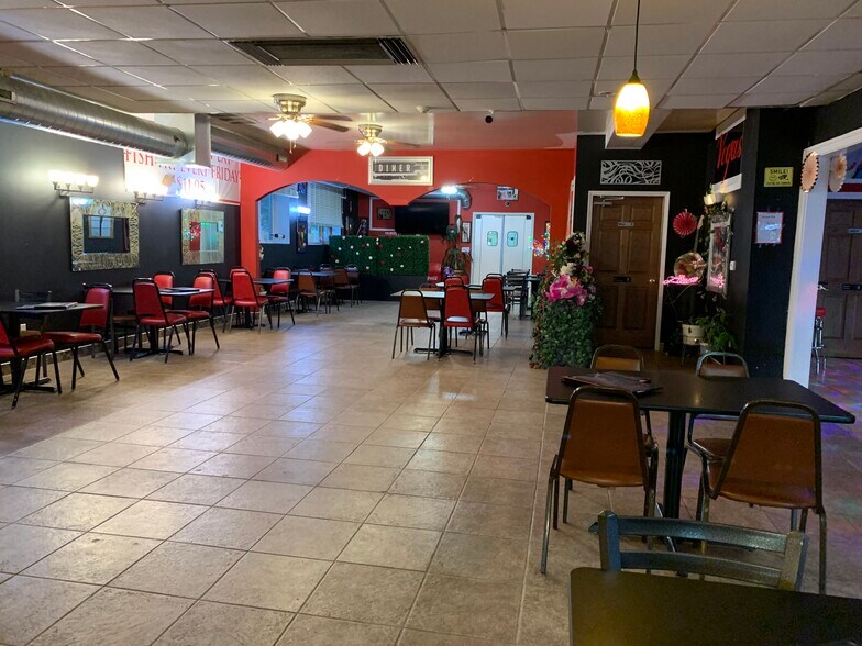 More Photos Of 211-213 N Broad St, Griffith Restaurant For Sale