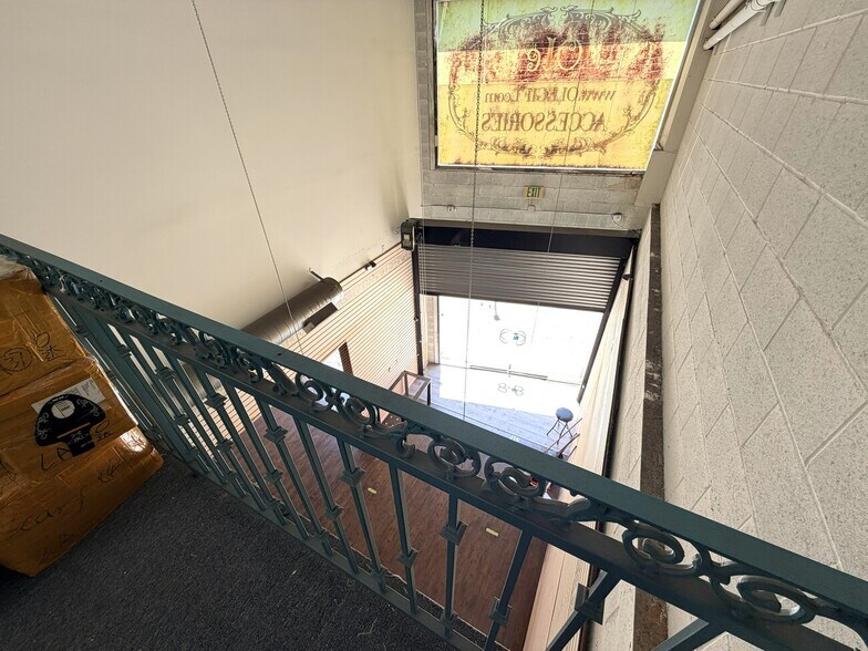 More Photos Of 951 Crocker St, Los Angeles Storefront Retail Office For Lease