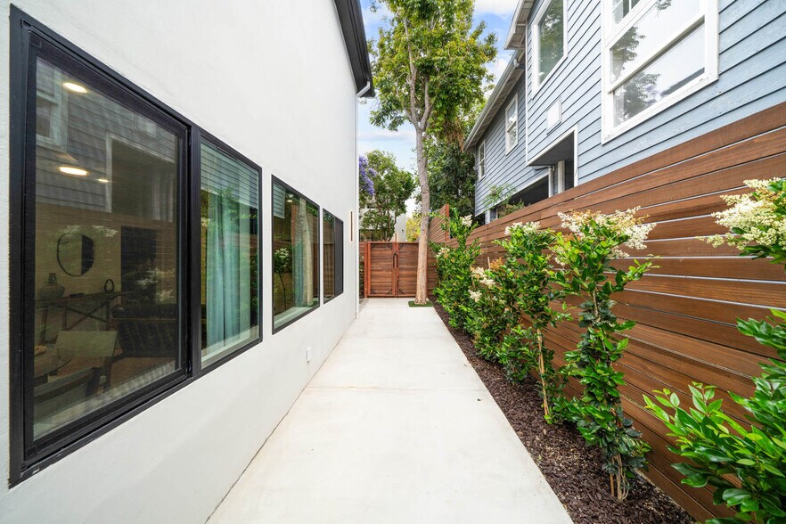 More Photos Of 7372 Fay Ave, La Jolla Multifamily For Sale