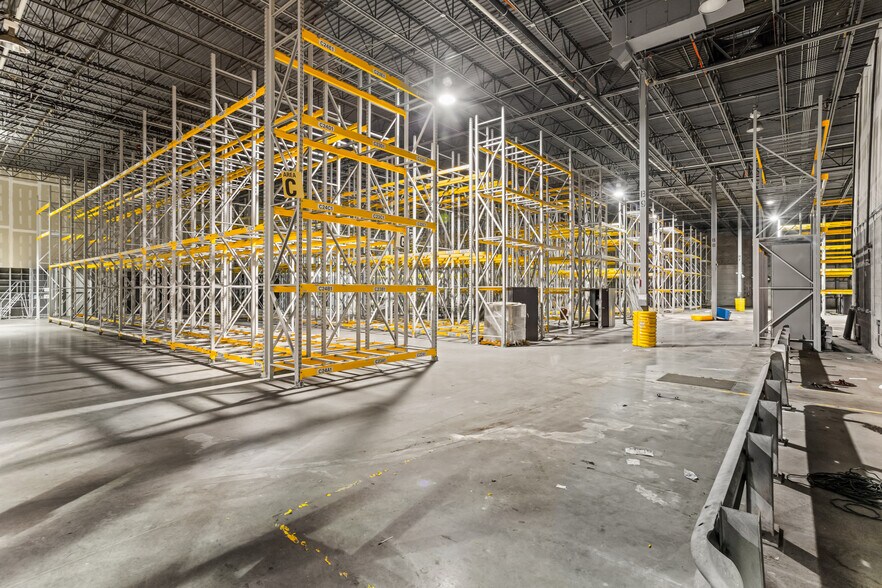 More Photos Of 2800 Grays Creek Dr., Arlington Warehouse For Lease