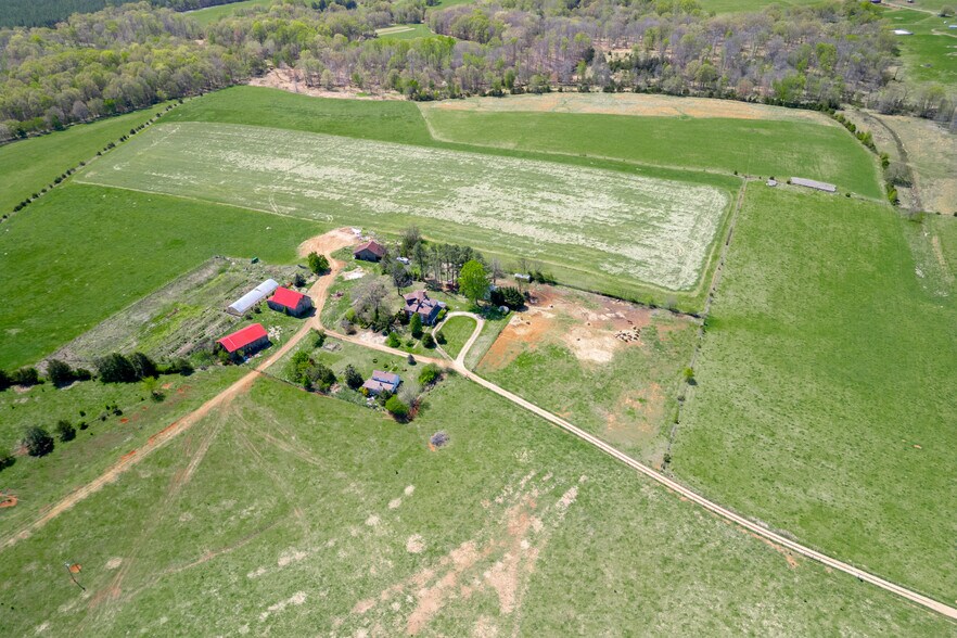 More Photos Of 2416 Lowesville Rd, Amherst Hospitality For Sale