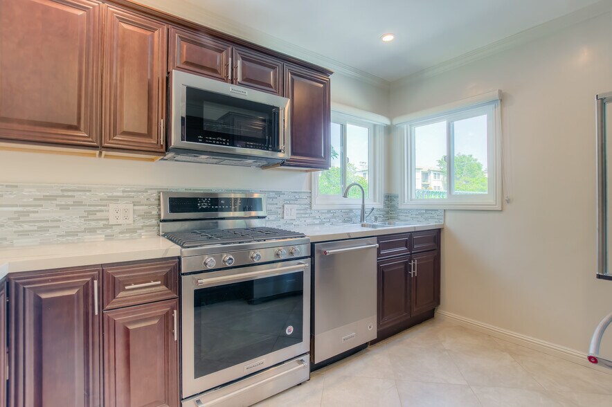 More Photos Of 1301 S Beverly Glen Blvd, Los Angeles Apartments For Sale