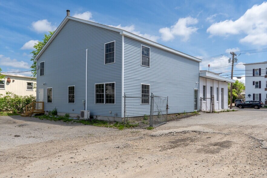 More Photos Of 76 Maple St, Manchester Office For Sale