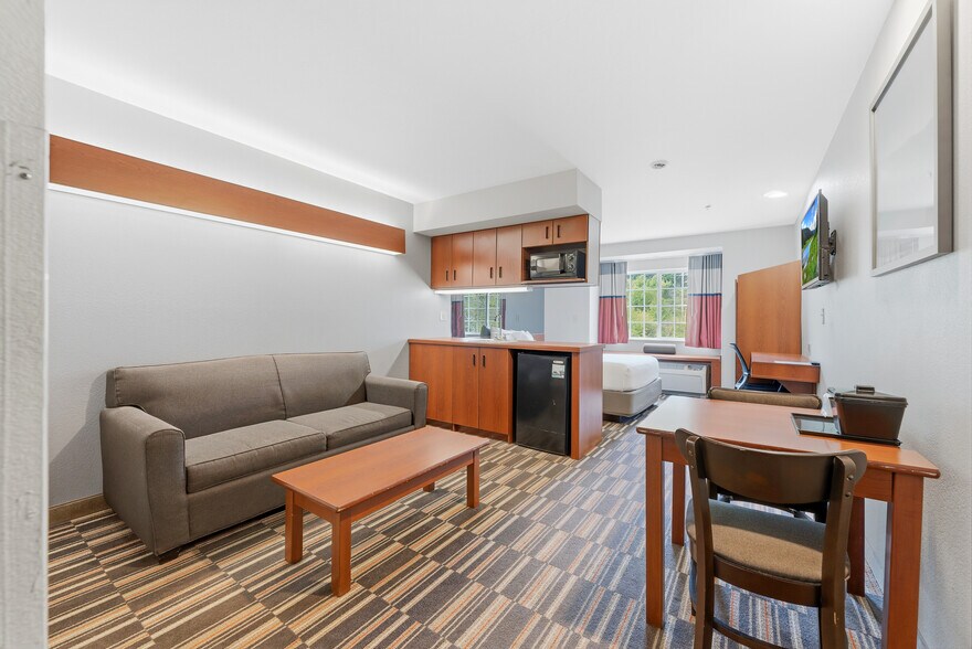 More Photos Of 15 Lawless Rd, Morgantown Hotel For Sale