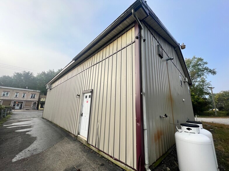 More Photos Of 45 E Bacon St, Pottsville Light Distribution For Lease