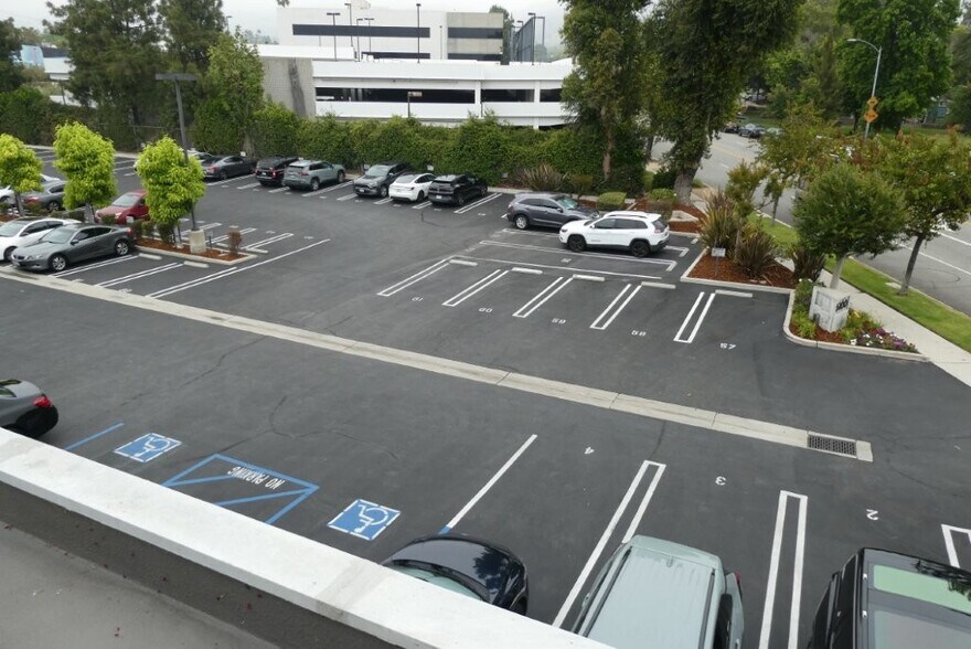More Photos Of 6100-6120 San Fernando Rd, Glendale Office For Sale
