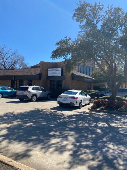 More Photos Of 1930 E Rosemeade Pky, Carrollton Office For Lease