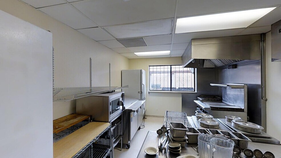 More Photos Of 270-276 N 5th St, Coalinga Storefront For Sale