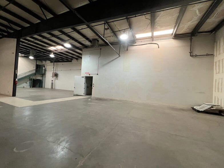 More Photos Of 4635 Andrews St, North Las Vegas Manufacturing For Sale