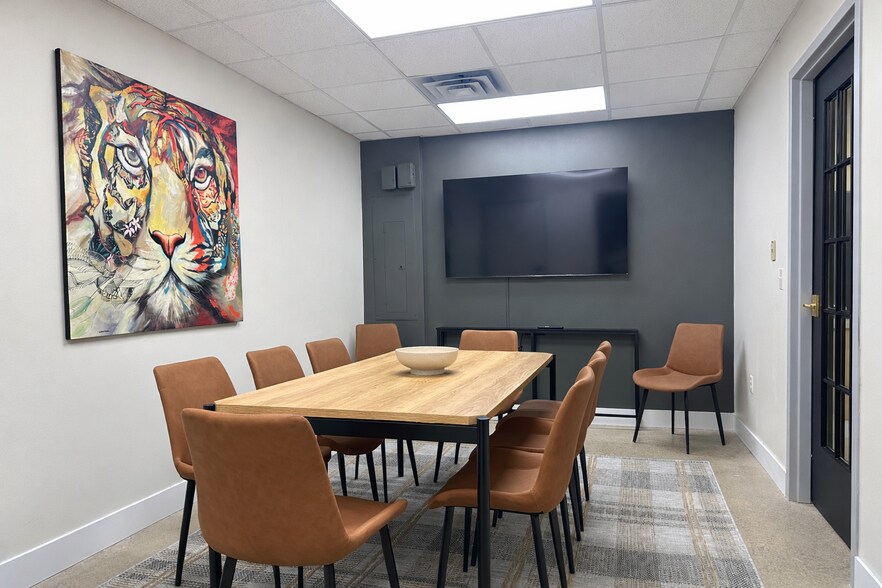 More Photos Of 6711 Monroe St, Sylvania Coworking Space