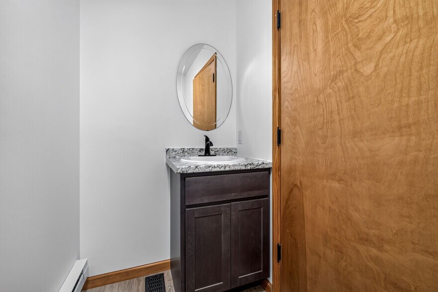 More Photos Of 535 Elm St, Hillsboro Office For Sale