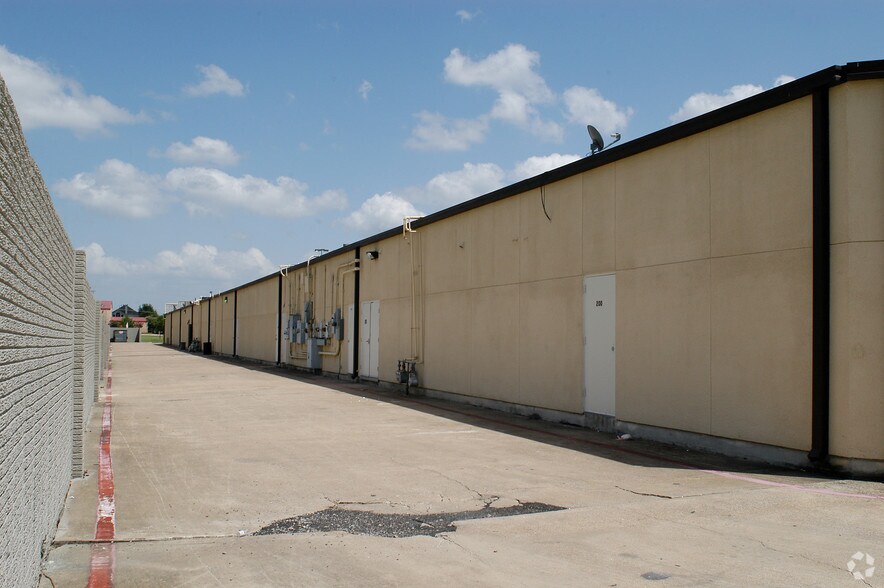 More Photos Of 1201 E Main St, Allen Storefront For Lease