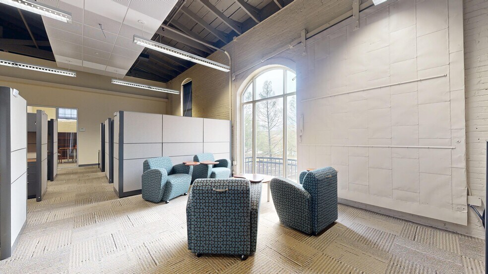 More Photos Of 33 W 11th St, Columbus Loft Creative Space For Lease