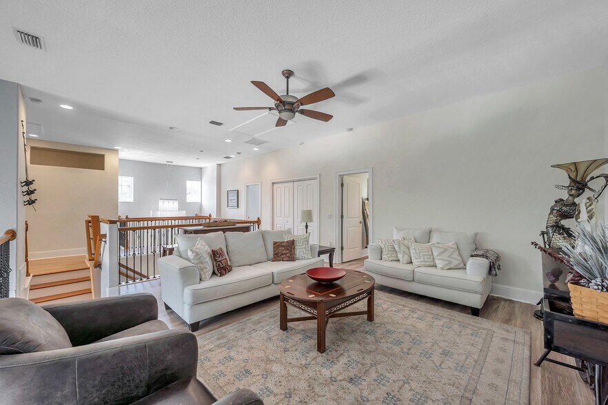 More Photos Of 429 2nd St S, Safety Harbor Specialty For Sale