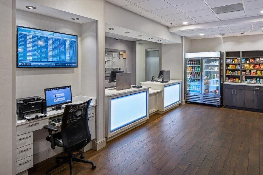 More Photos Of 4601 Best Rd, College Park Hotel For Sale