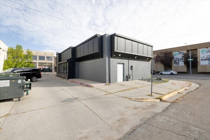 More Photos Of 204 S Durbin St, Casper Flex For Lease