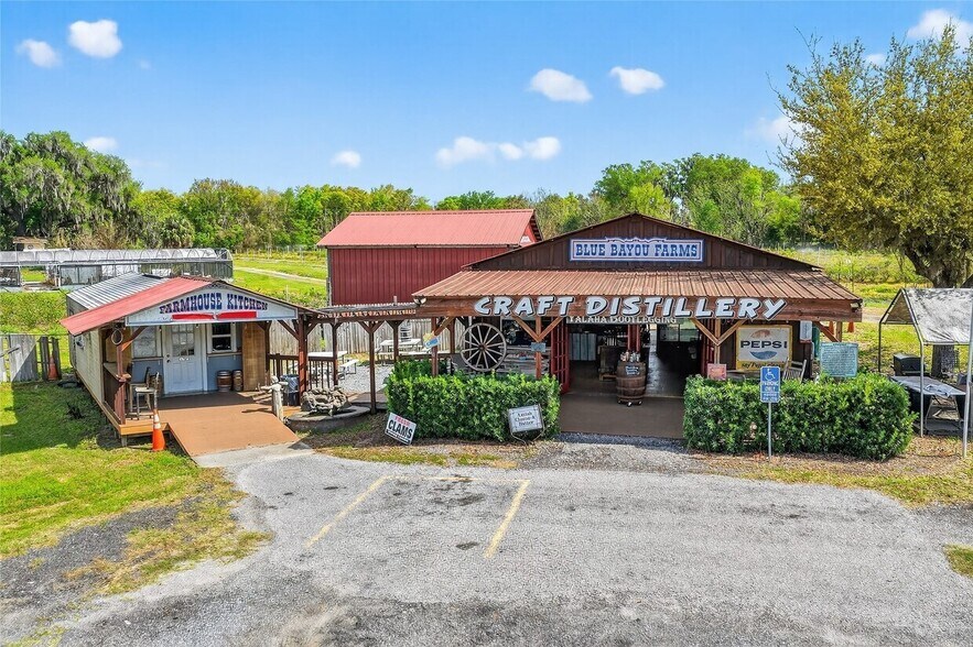 Primary Photo Of 26921 Bloomfield Ave, Yalaha General Retail For Sale