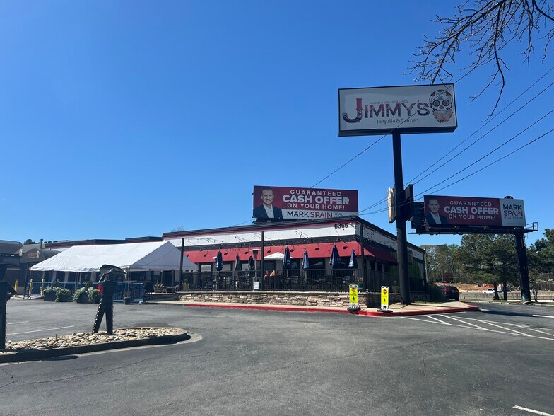 More Photos Of 6363 Peachtree Industrial Blvd, Atlanta Restaurant For Lease