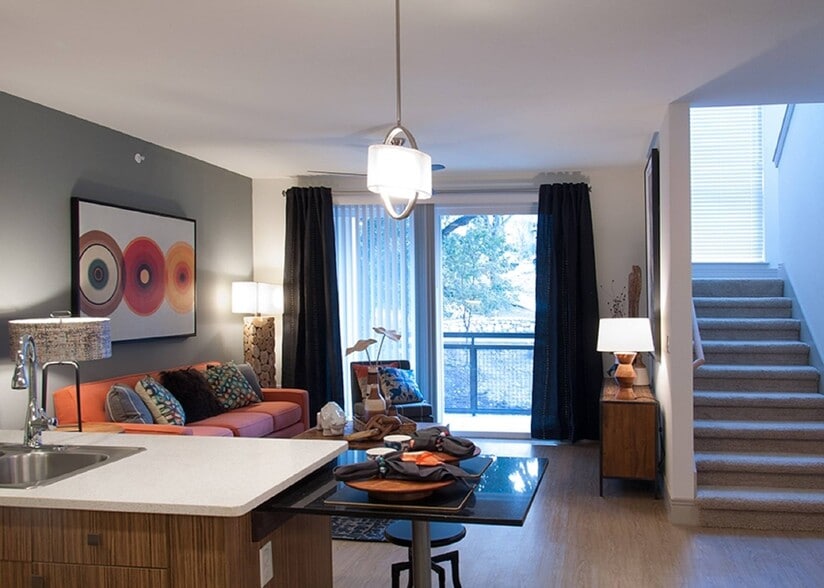 More Photos Of 2717 S Lamar Blvd, Austin Apartments For Lease