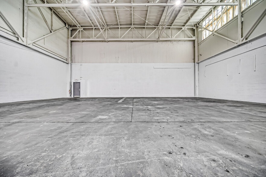 More Photos Of 799 E 73rd St, Cleveland Warehouse For Lease