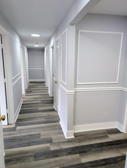 More Photos Of 1S085 Summit Ave, Oakbrook Terrace Medical For Lease