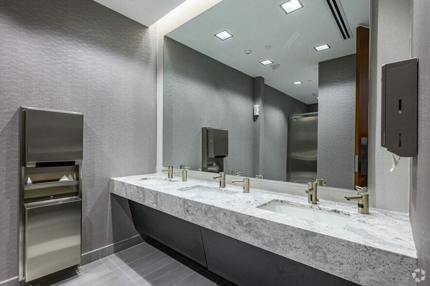 More Photos Of 10440 N Central Expy, Dallas Office For Lease