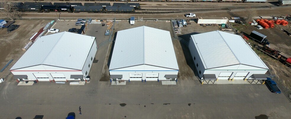 More Photos Of 1075 36 St N, Lethbridge Warehouse For Sale