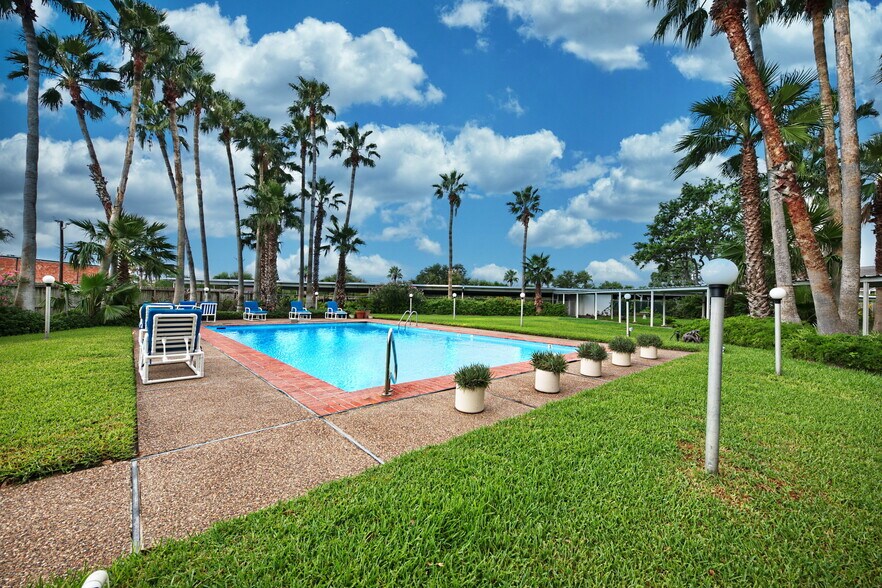 More Photos Of 4600 Ocean Dr, Corpus Christi Apartments For Sale