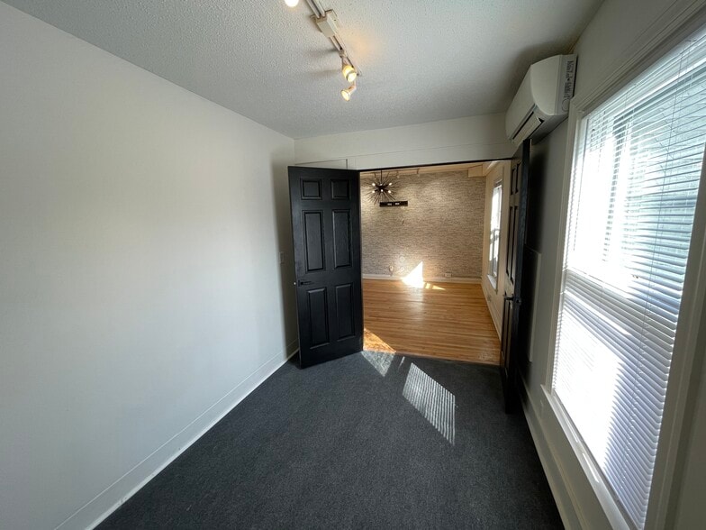 More Photos Of 961 Grand Ave, Saint Paul Storefront Retail Office For Lease