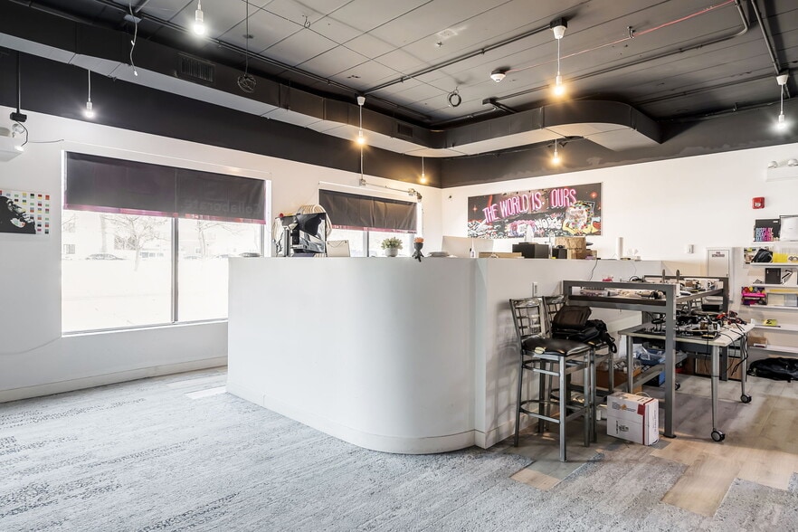 More Photos Of 517 Green Bay Rd, Wilmette Storefront Retail Office For Lease