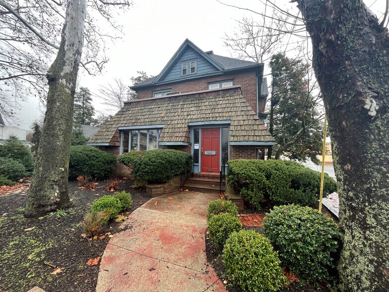 Primary Photo Of 26 E Kings Hwy, Mount Ephraim Office Residential For Sale