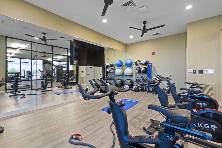 More Photos Of 2040-2060 N Scottsdale Rd, Scottsdale Apartments For Lease