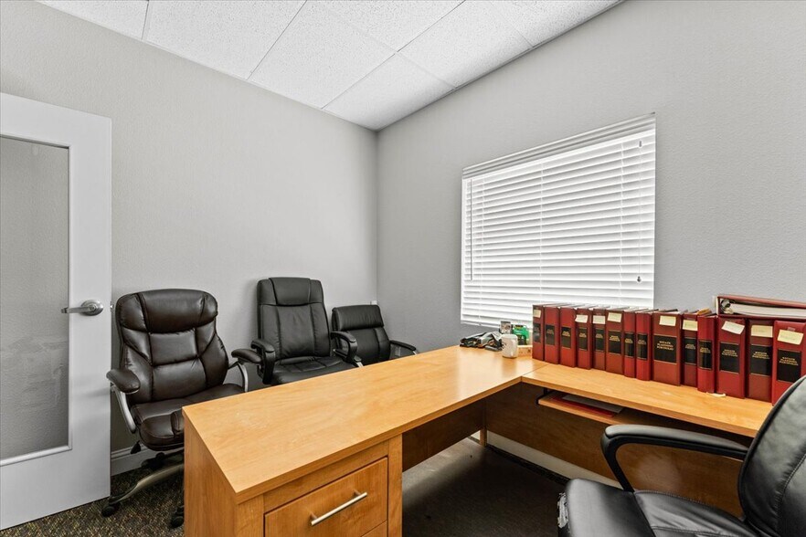 More Photos Of 2155 Larkspur Ln, Redding Office For Sale