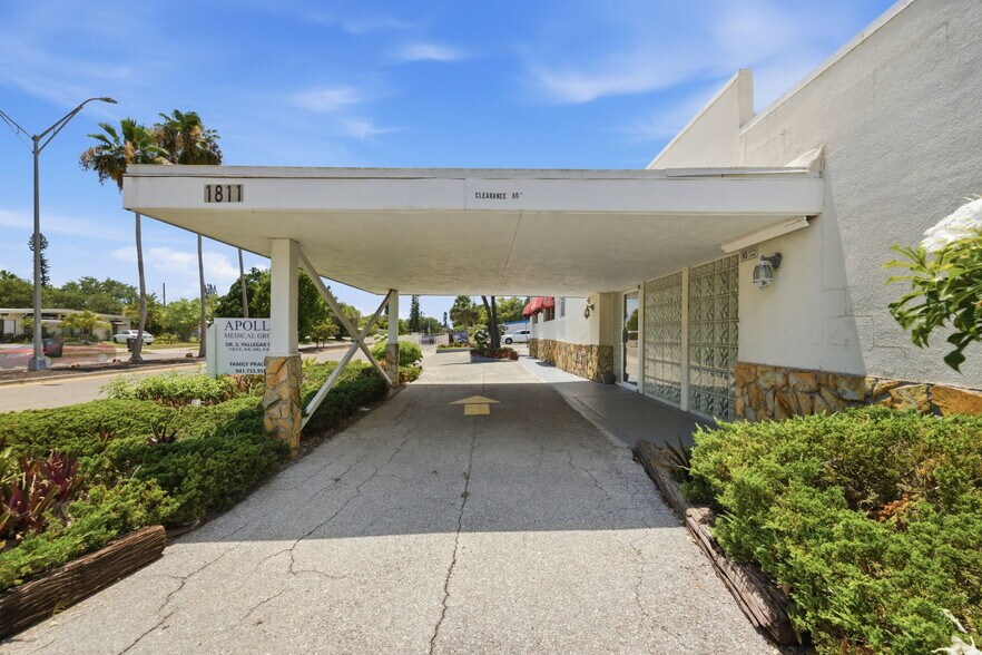 More Photos Of 1811 Bayshore Gardens Pky, Bradenton Medical For Sale