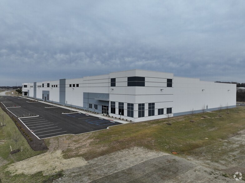 More Photos Of 1140 Patrol Rd, Jeffersonville Warehouse For Lease