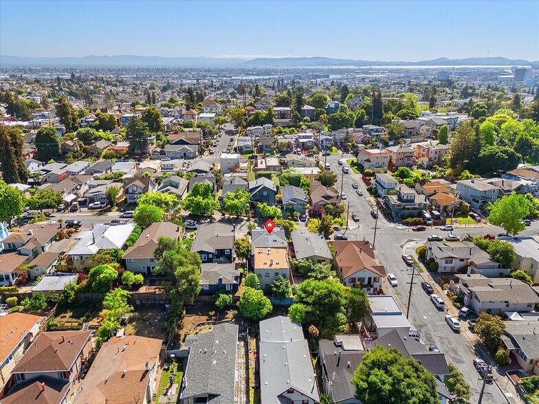 More Photos Of 1112 E 33rd St, Oakland Apartments For Sale
